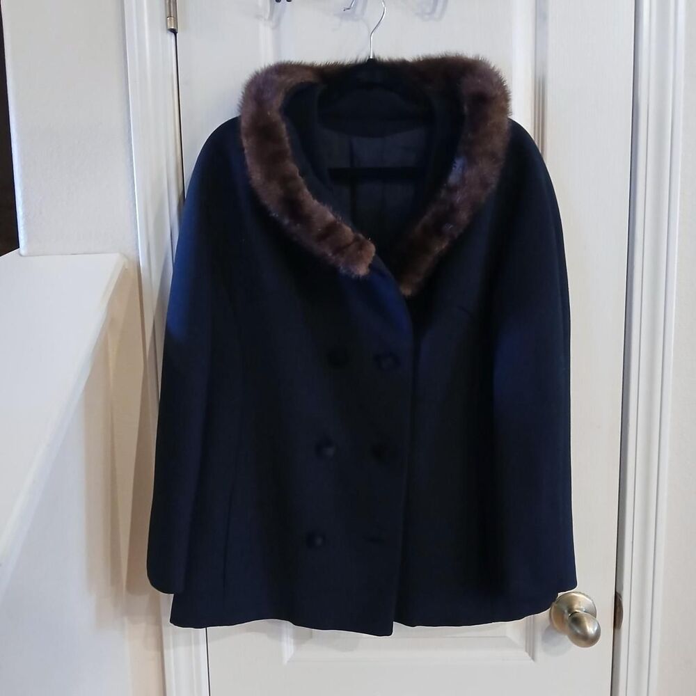 Vintage 40s 50s ILGWU Union Made Black Double-Breasted Coat Natural Fur Collar